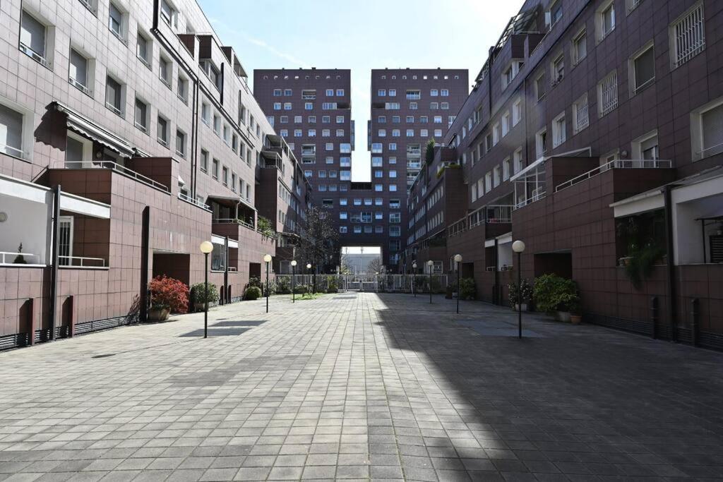 Guest Planet - Zona Bicocca Intero Appartamento Milan Luaran gambar